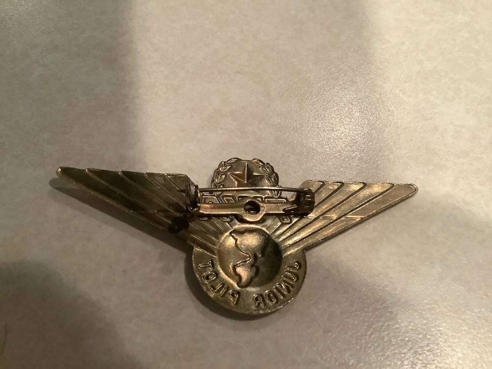 Vintage TWA Junior Pilot metal pin