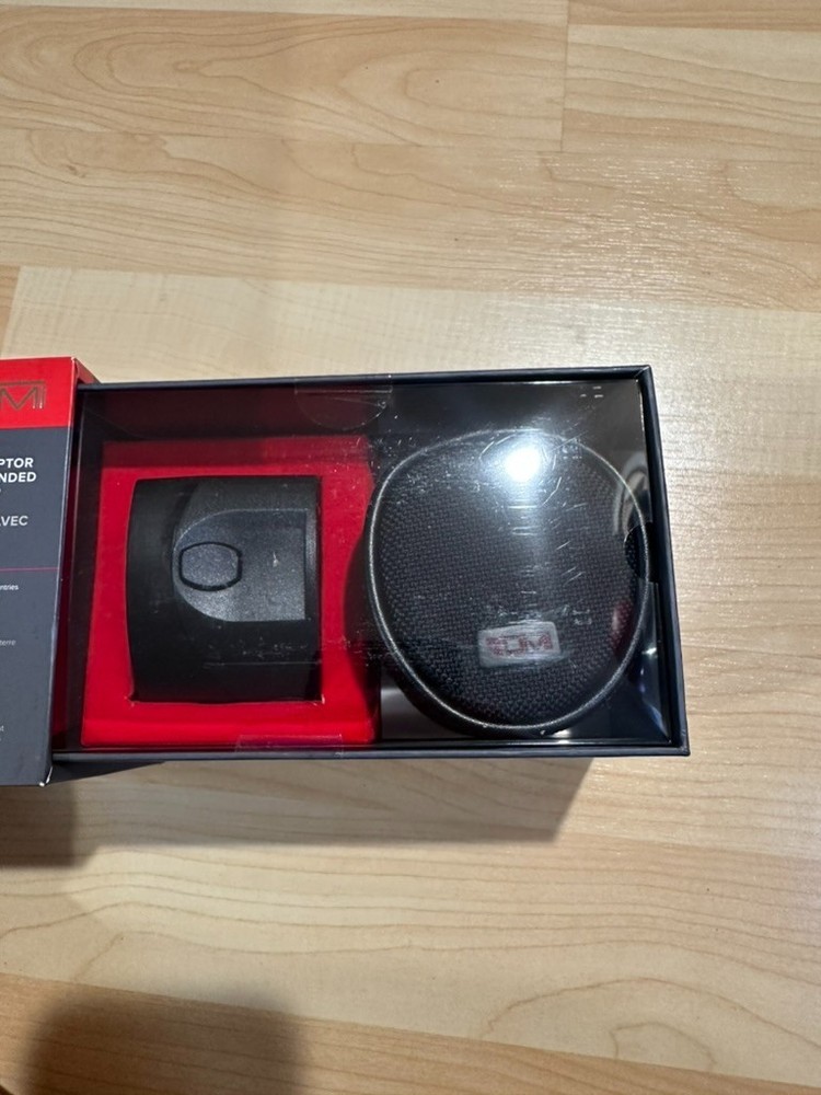 TUMI Universal USB Power Adaptor Non Grounded Black New Open Box