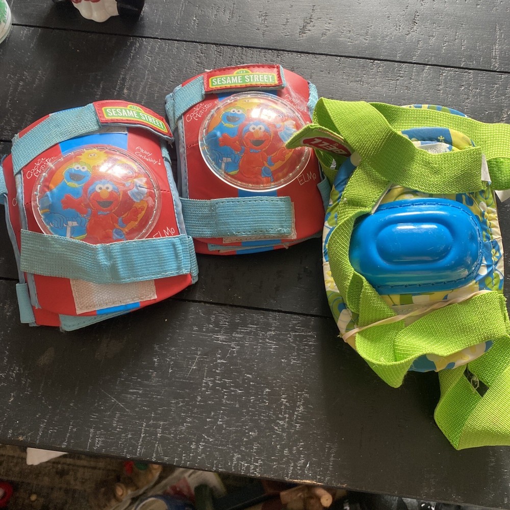 ⚡️⚡️ Two Elbow and Knee Pad Set ⚡️⚡️zZ