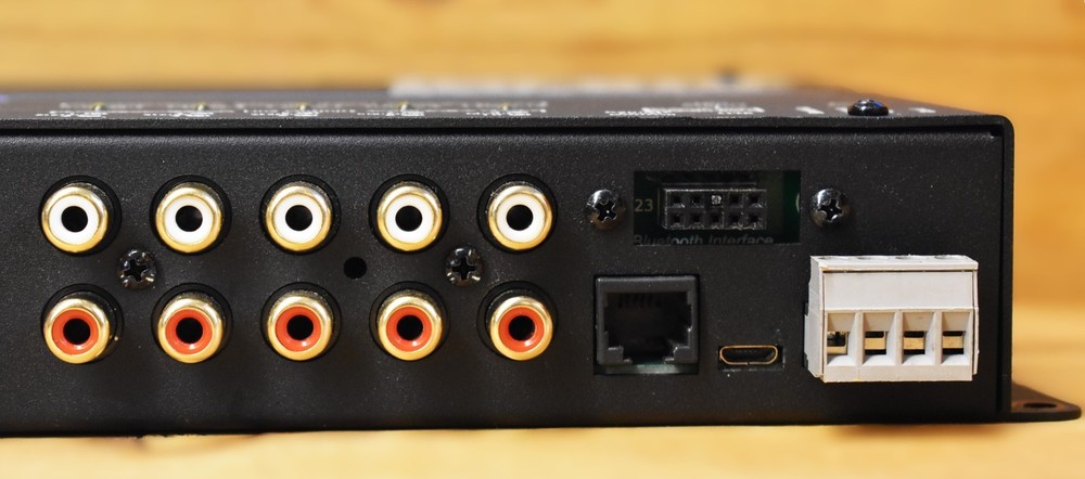 Audio Control DM-810 Processor & Audio Connect AC-BT24 Bluetooth Programmer