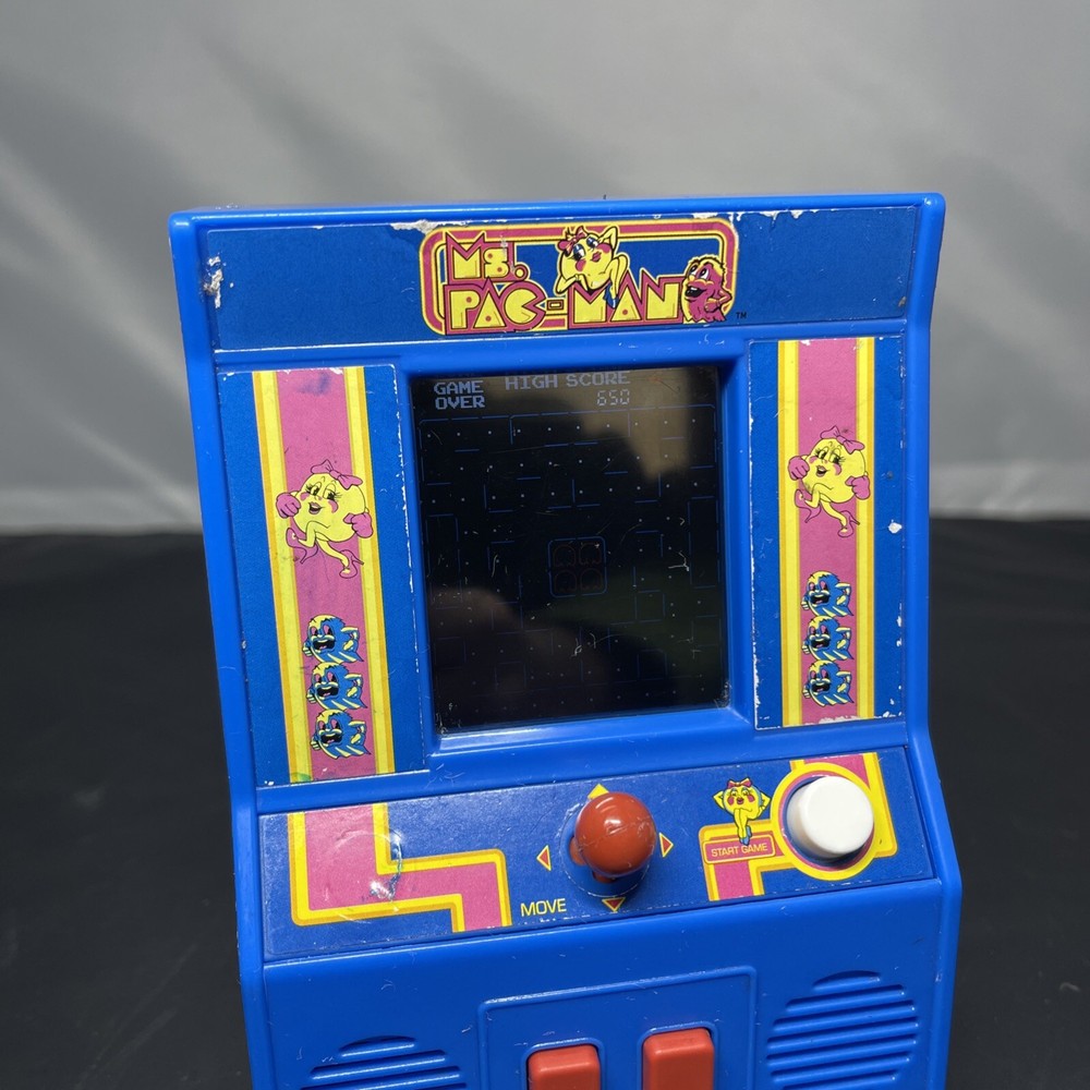 Basic Fun Arcade Classics Ms Pac-Man Retro Mini Arcade Game Handheld Bandai 2018