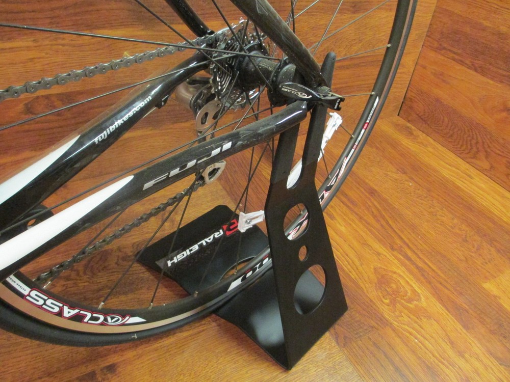 ELEGANT SIMPLE SOLID BIKE STAND