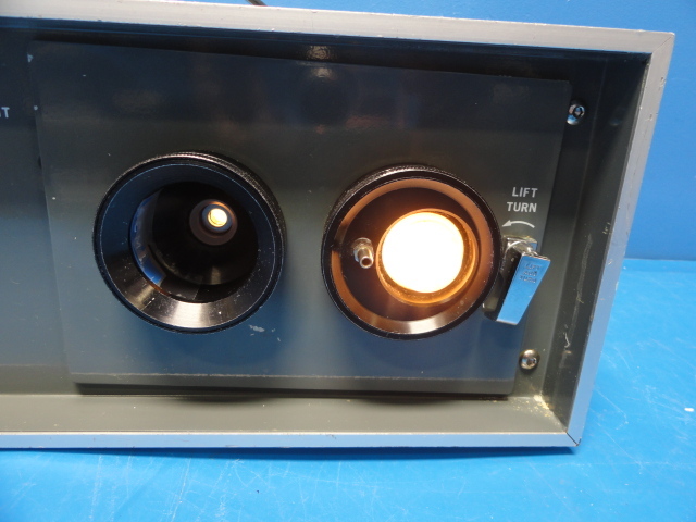KARL STORZ 483C TWIN COLD LIGHT SOURCE / ILLUMINATOR (10841)