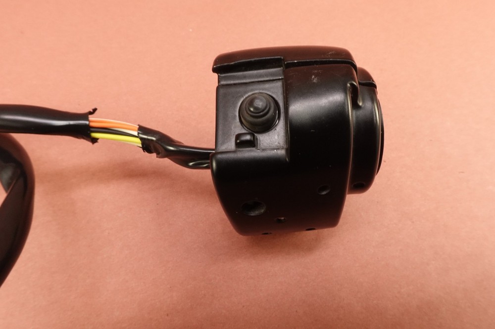 2000-2006 Harley Davidson FLHT Electra Glide LEFT HANDLEBAR SWITCH TURN SIGNAL