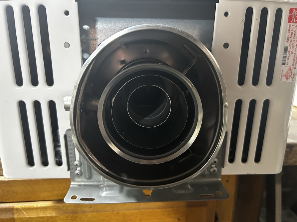 Rinnai V75IN Internal Tankless Water Heater 180k Btu 7.5gpm SCRATCH/DENT UNIT