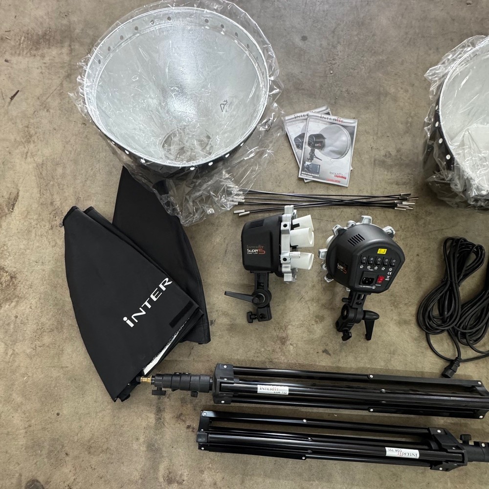Interfit Super 5 Lighting Kit - Complete with Bulbs, Stands, Diffuser