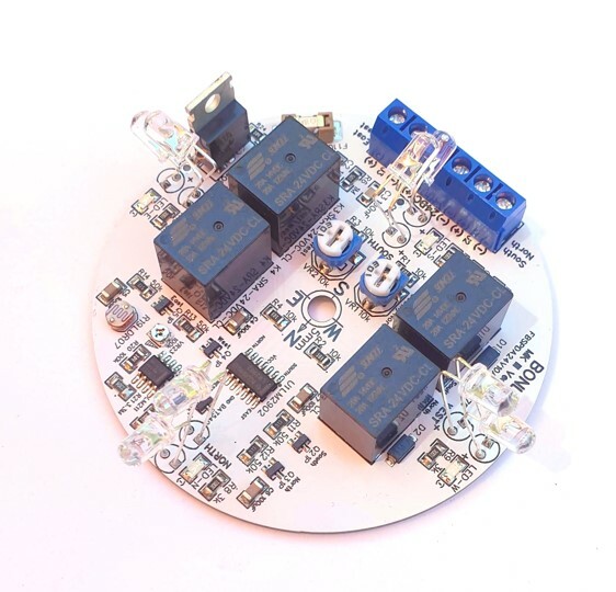 MKIII 24VDC 10A Dual Axis PV Panel Sun Tracking Analog Control Board + Enclosure