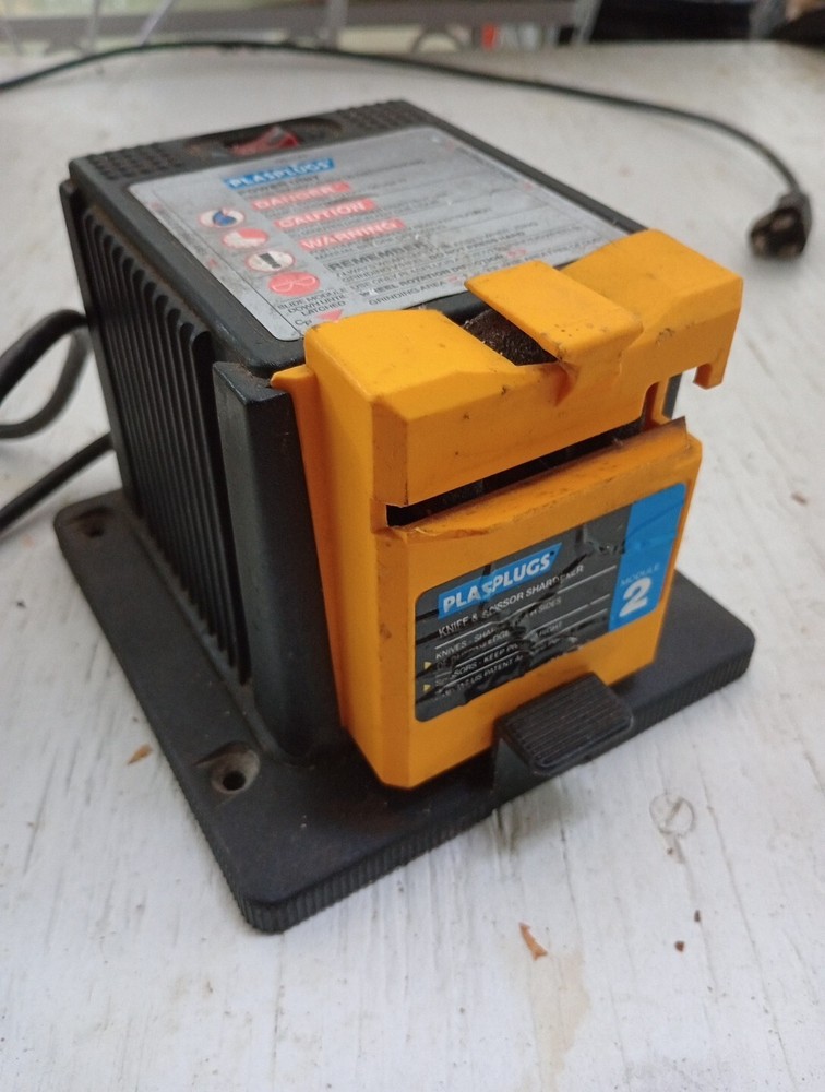 Plasplugs Power Base W/ Knife Scissors & Drill Sharpener Tested/Working