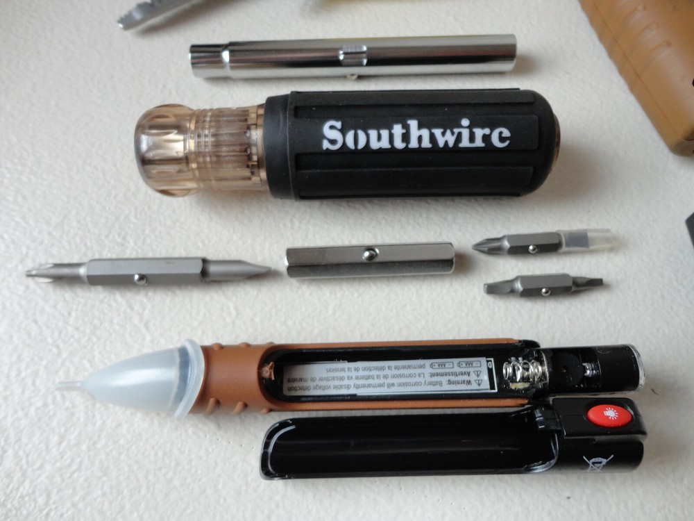 Southwire Tool Lot: M400TP Cable Receptacle Voltage Testers Multi-Tool Stripper