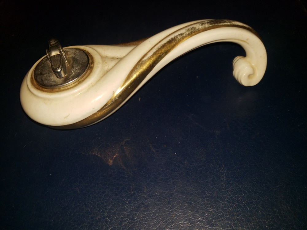 VINTAGE RONSON "FANTASY" TABLE LIGHTER