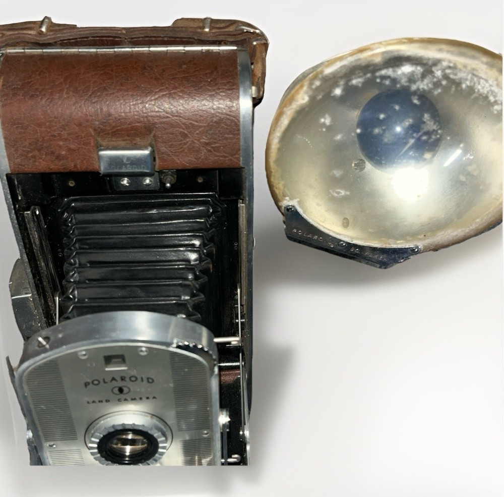 Polaroid Land Camera Model 95A w/ Flash – Beautiful Display Piece – Untested