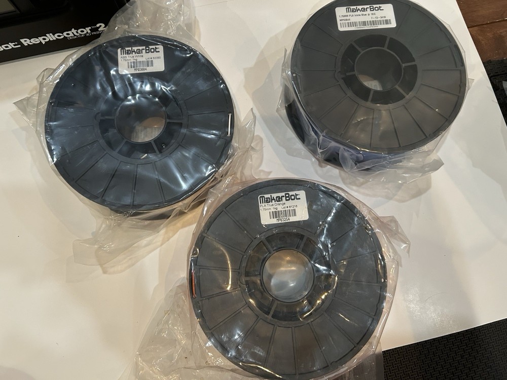 MakerBot Replicator 2 Desktop 3D Printer – Powers On, Untested, NO AC POWER CORD