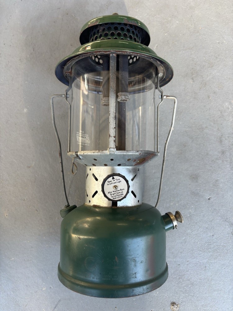Vintage Coleman Lantern 1962