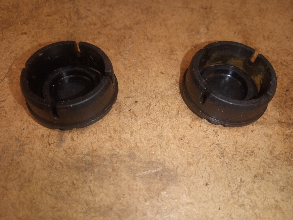 YAMAHA XJ600 1991 HANDLEBAR BOLT COVERS