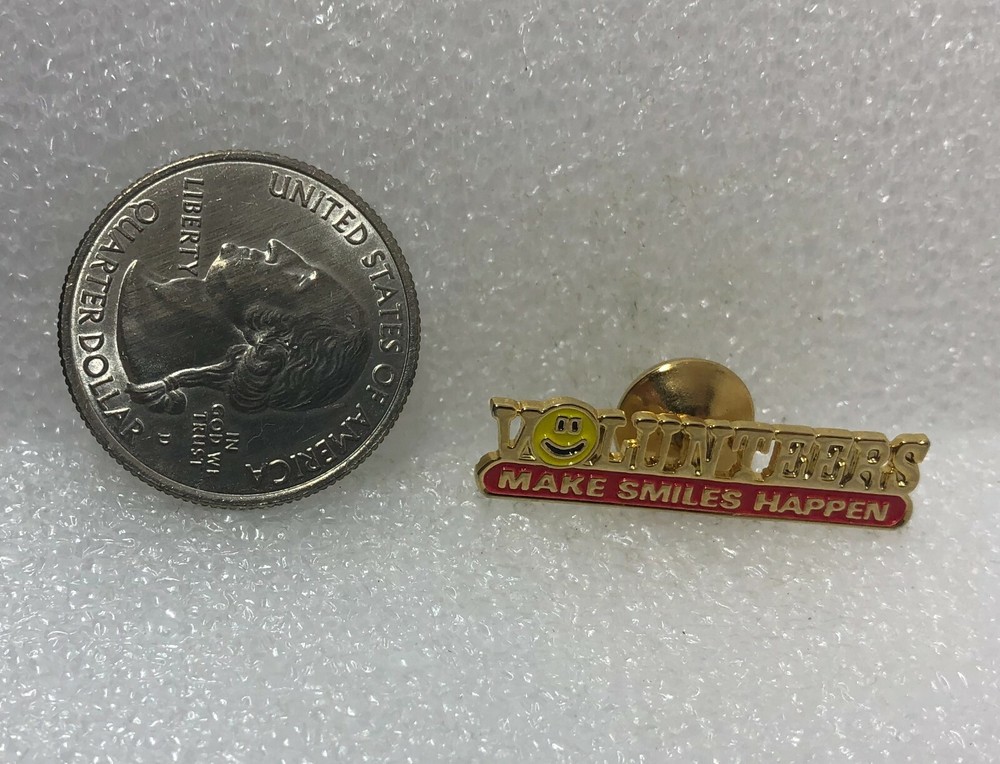Volunteers Make Smiles Happen Pin