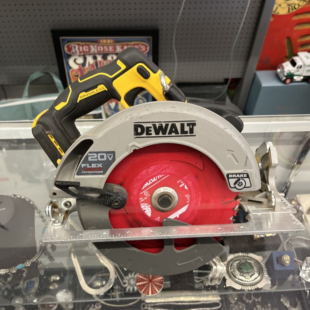 DeWalt Flexvolt Advantage 7 1/4" Circular Saw - DCS573 TOOL ONLY