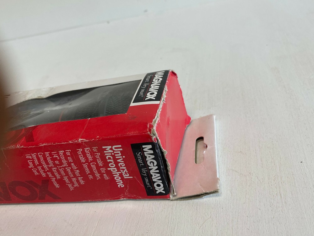 KK9: MAGNAVOX Smart. Very Smart Universal Microphone