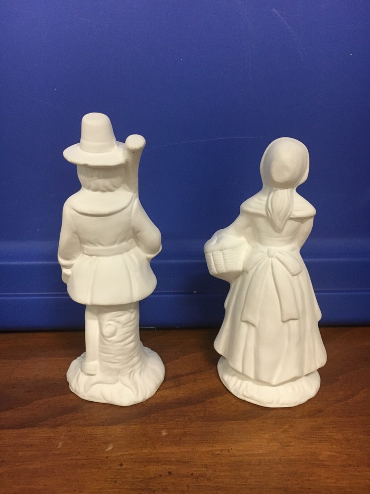 Pilgrim Couple (small) -Thanksgiving Unpainted Molded Ceramic