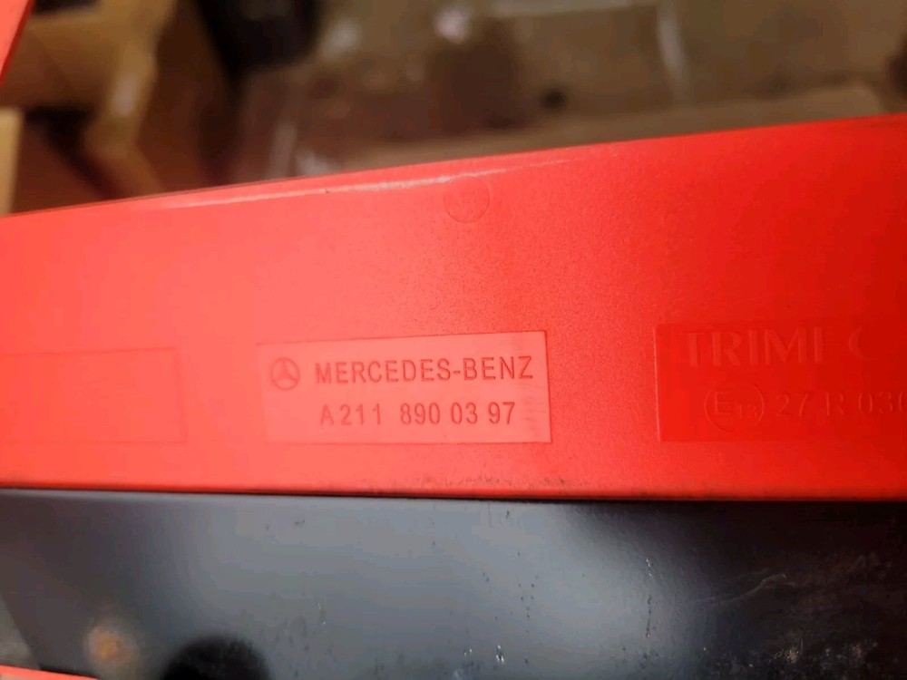 MERCEDES E CLASS W211 EMERGENCY HAZARD WARNING TRIANGLE