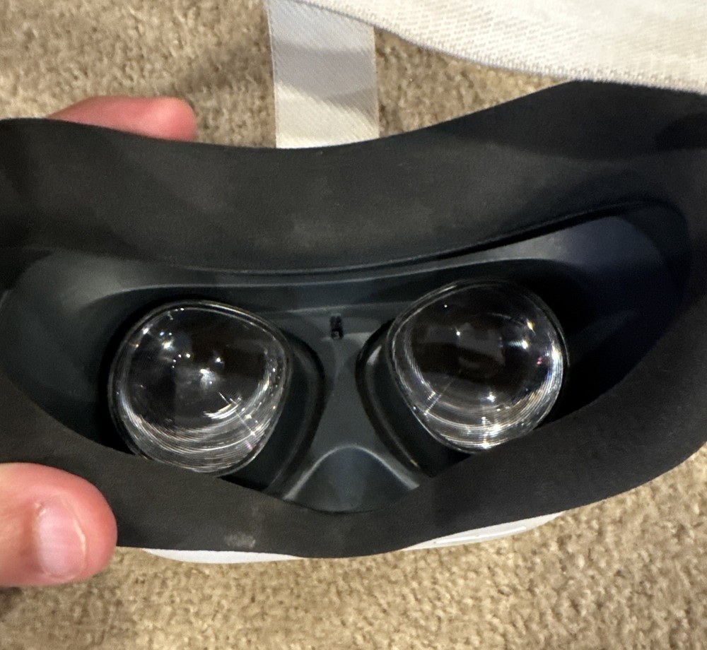 Meta Oculus Quest 2 128GB Advanced VR Virtual Reality Headset + L/R Controllers