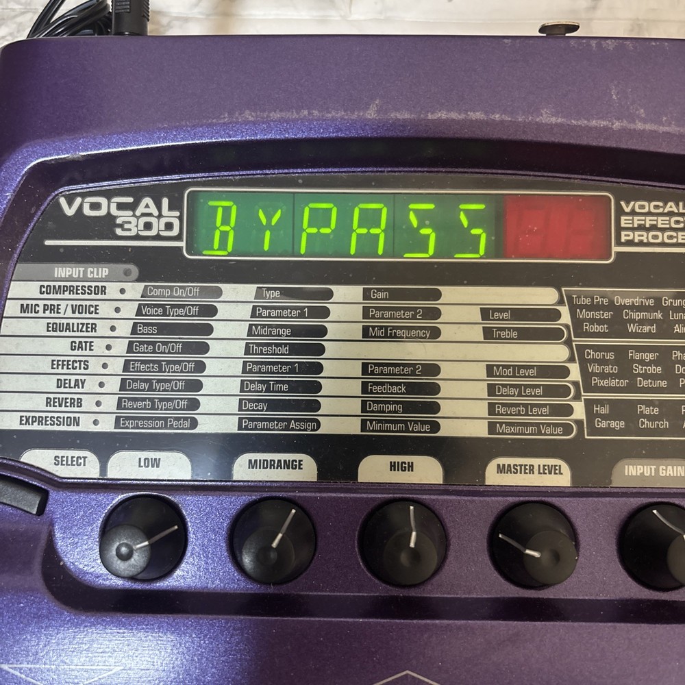 DigiTech Vocal 300 Vocal Multi-Effects Processor Voice Changer with Adapter