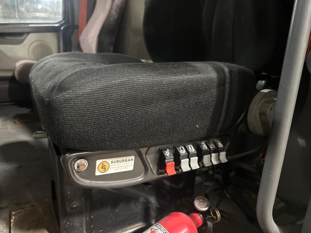 Volvo VNL BLACK CLOTH Air Ride Seat - Used