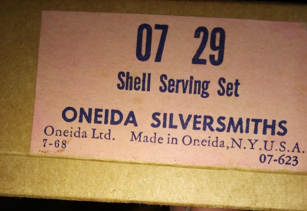 Oneida Silversmiths vintage shell serving set