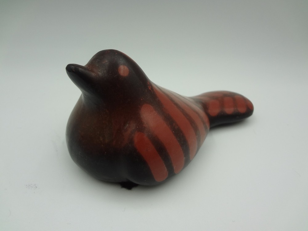 Chulucanas Peruvian Striped Bird Art Pottery - Ernesto V Sanchez