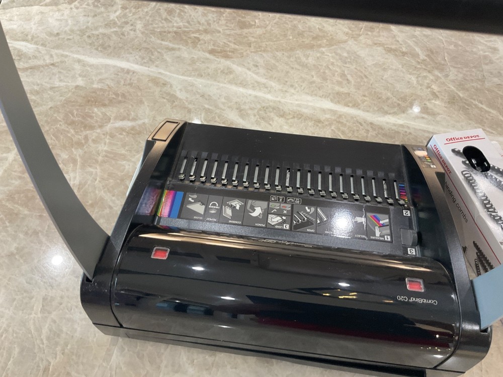 Swingline GBC CombBind C20 Manual Binding Machine
