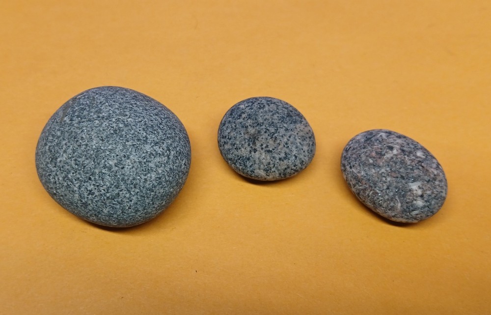 Yooperlite Fluorescent Sodalite 3 Bright Nice Coverage Yooperlites 1.9 oz Total