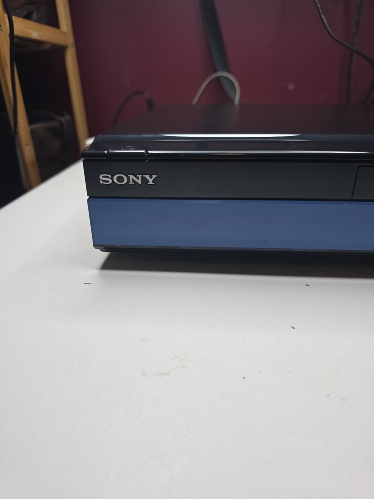 SONY BDP-S300 Blu-Ray Player W/Remote & Cables TESTED & WORKS - READ DESCRIPTION