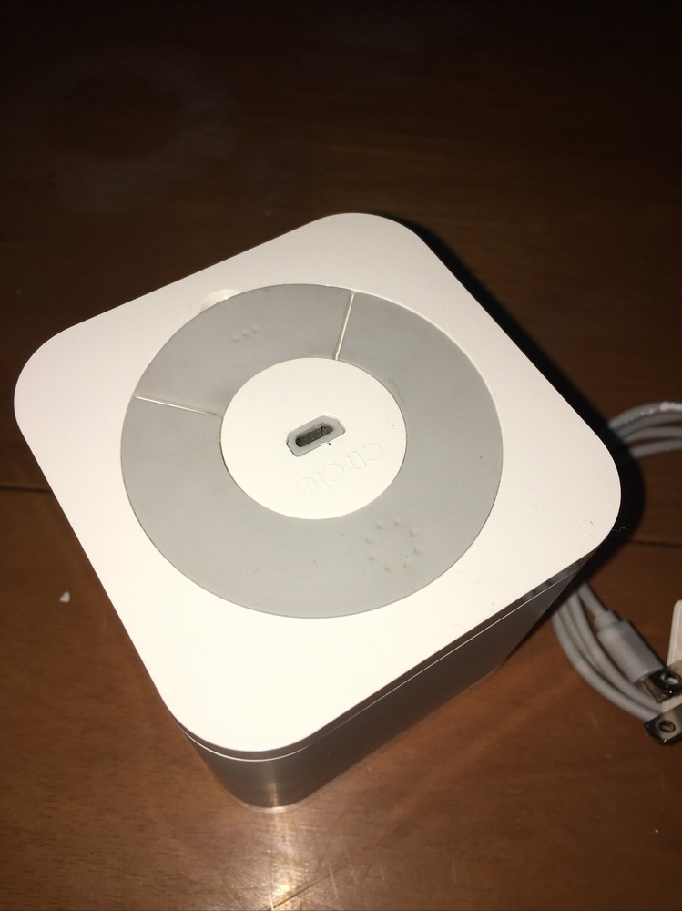 Circle Media Inc Circle Parental WiFi Managing Device 2AF7ECIRCLE Powers On