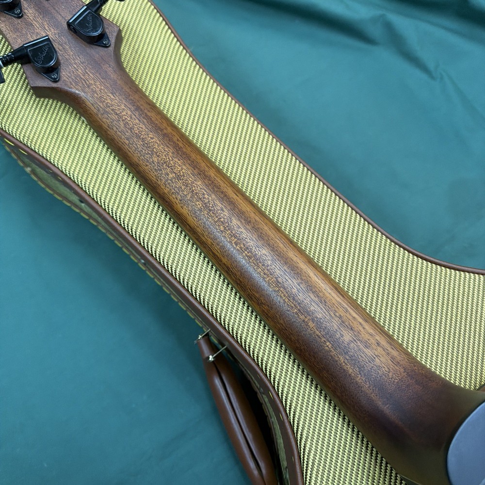 Stevens ukulele bass. UB-082 With Case