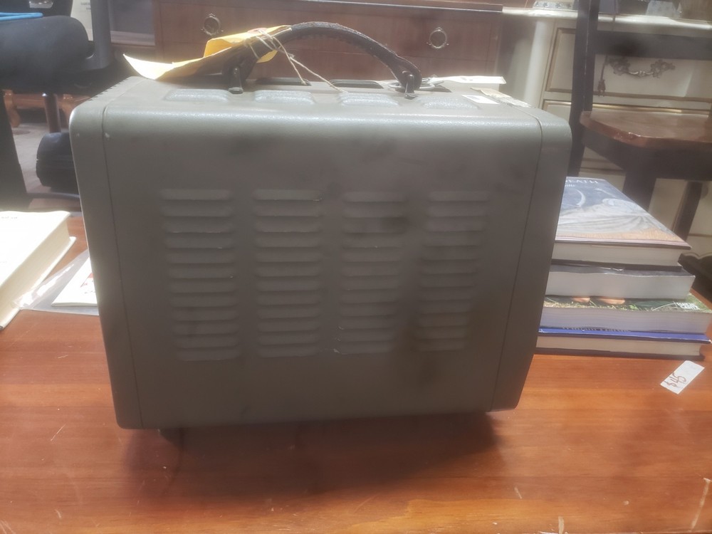 Vintage HP Hewlett-Packard 200CD Wide Range Oscillator