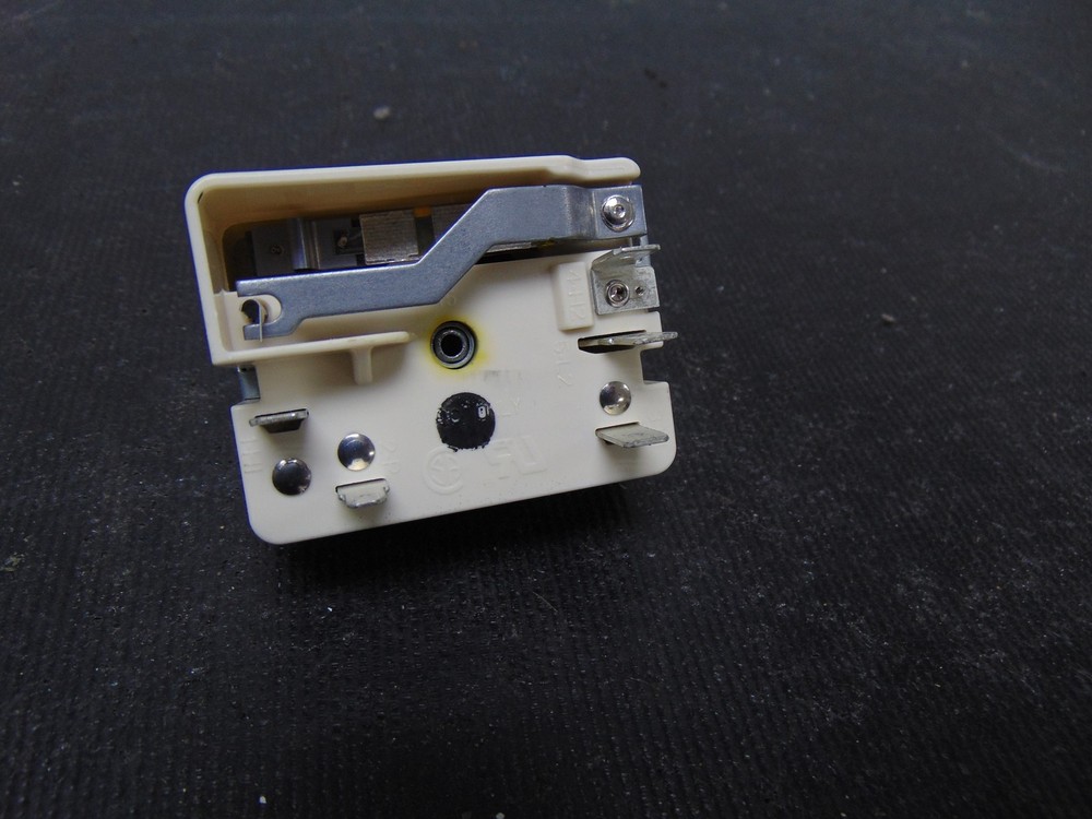 GE Range JB750SJ1SS Surface Element Control Switch WB24T10029