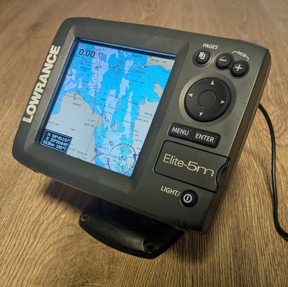5" GPS Chartplotter Lowrance Elite-5m