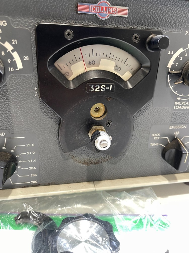 Collins 32S-1 Transmitter - broken knob not tested