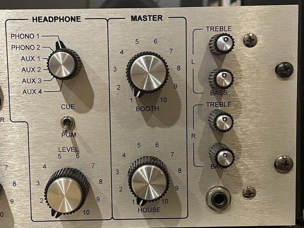 Urei model 1620 music mixer Silver panel