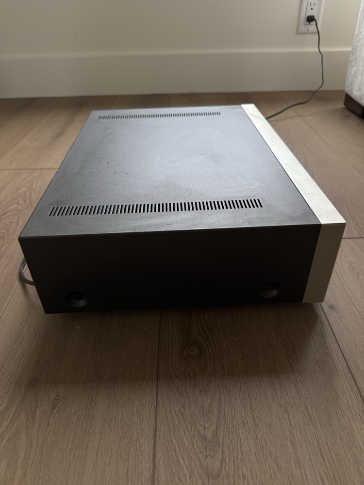 Harmon/Kardon CD 201. Ultrawideband Linear Phase Cassette. Powers On Clean