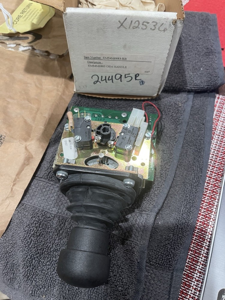 OEM CONTROLS  EMS4M6883-RB JOYSTICK CONTROLLER NEW.