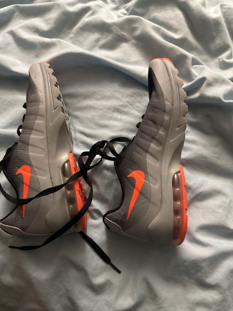 Nike 7y Sneakers