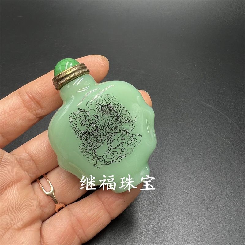 White Jade Glass Snuff Bottle Qilin Pattern Decorative Empty Bottle