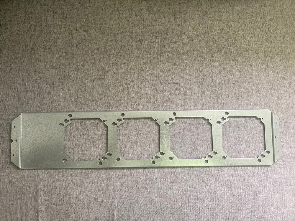 nVent Caddy Caddy RBS24 4-Box Mounting Bracket
