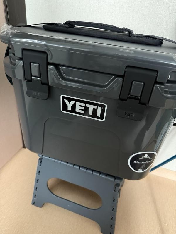 YETI Cooler Box, Gray, Adjustable Strap, Plastic