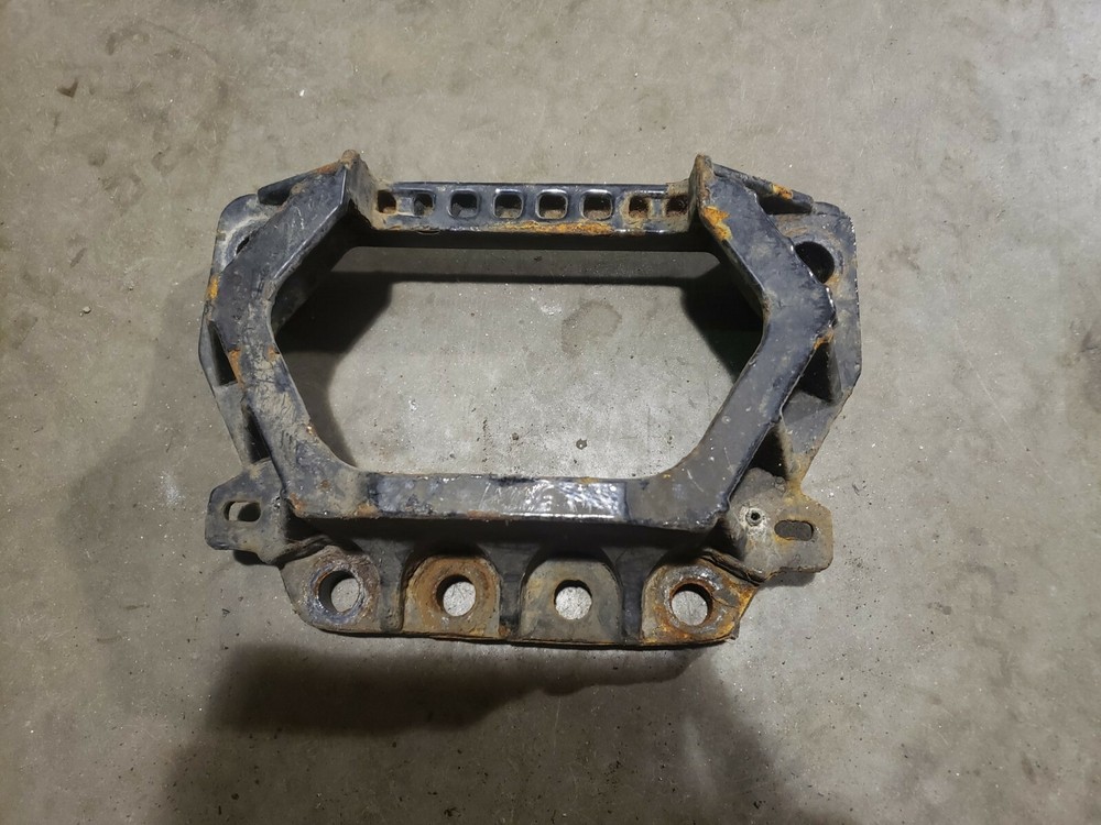Detroit Diesel DD15 Engine Support Bracket Mount