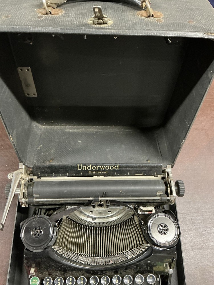 Underwood Universal Portable Typewriter 1930's Working Condition