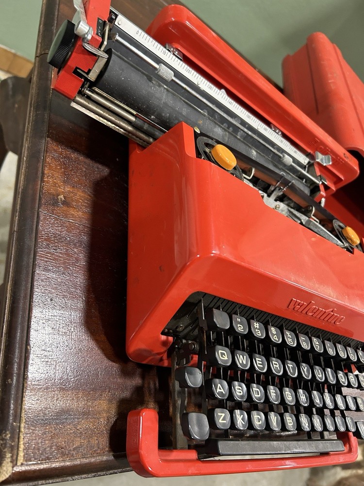 Olivetti Valentine S Typewriter Red