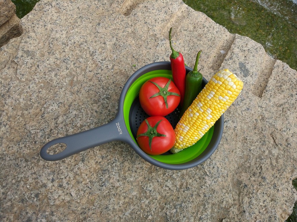 ZOER Kitchen Foldable Pasta Strainers,Collapsible Colanders with Handles,Spac...