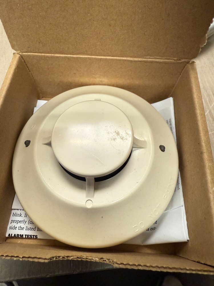 System Sensor 2D51 Sensor Head USED