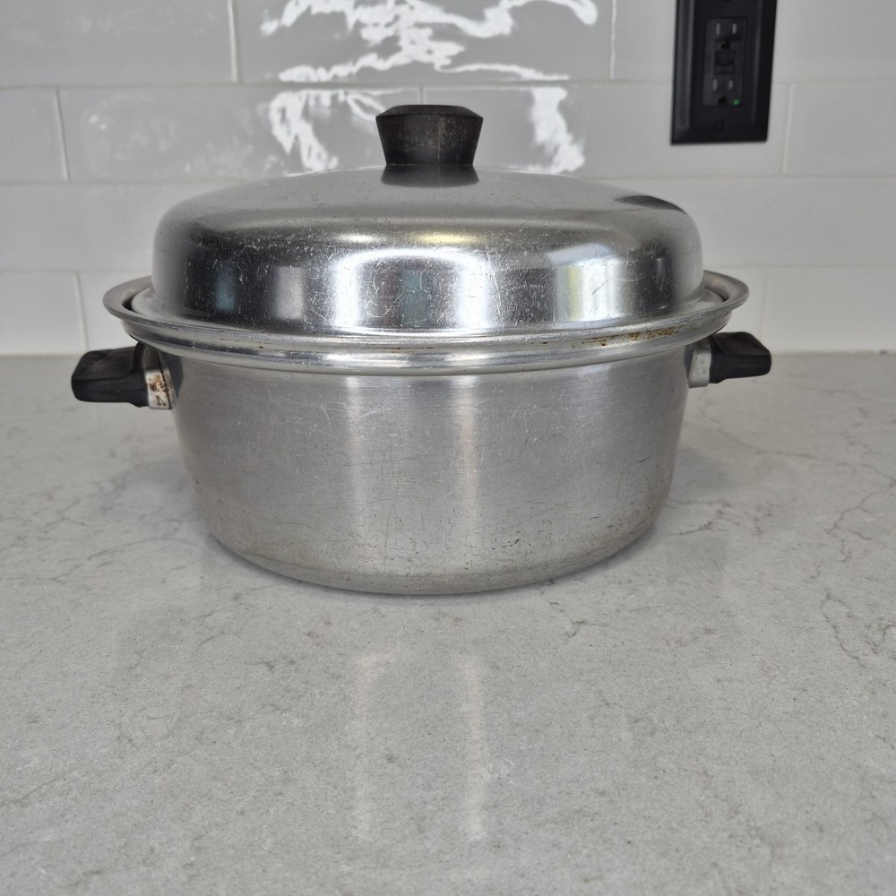 Vintage Wear Ever 824 With Steamer Insert